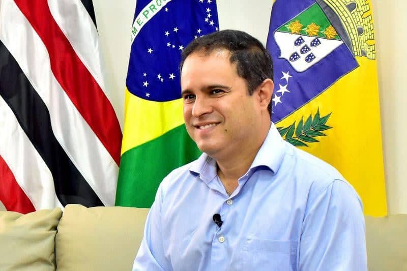 Edivaldo anuncia pagamento de abono salarial aos professores da rede municipal de São Luís