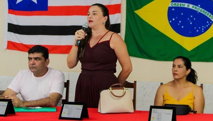 Profª Márcia Moura era o único fruto não apodrecido da gestão Carlos do Biné...