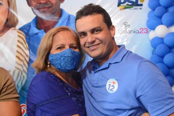 Deputado Glalbert Cutrim e a ex-prefeita Conceição Cutrim...