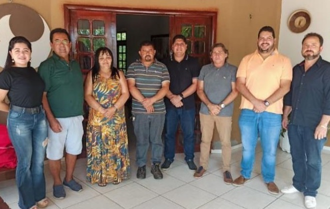 Chegada de vereadora reforça grupo do prefeito Raimundinho... 