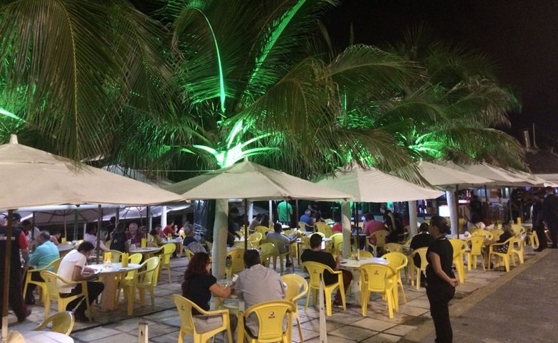 Bares e restaurantes não poderão abrir ao público de hoje até o dia 21 de março.
