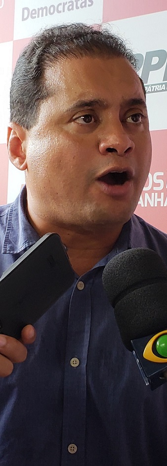Weverton está iludindo a classe política que tem 7 partidos, quando a verdade é que possui apenas 3, e pode perder um desses!