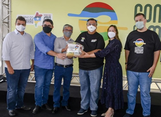 Governador Flávio Dino conduziu a entrega das cestas para as prefeituras