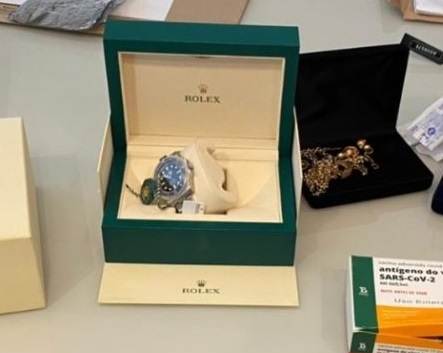 Especialistas do ramo ouvidos pelo BLOG avaliaram a peça em 60 mil reais; trata-se de um "Rolex Submariner (No Date).
