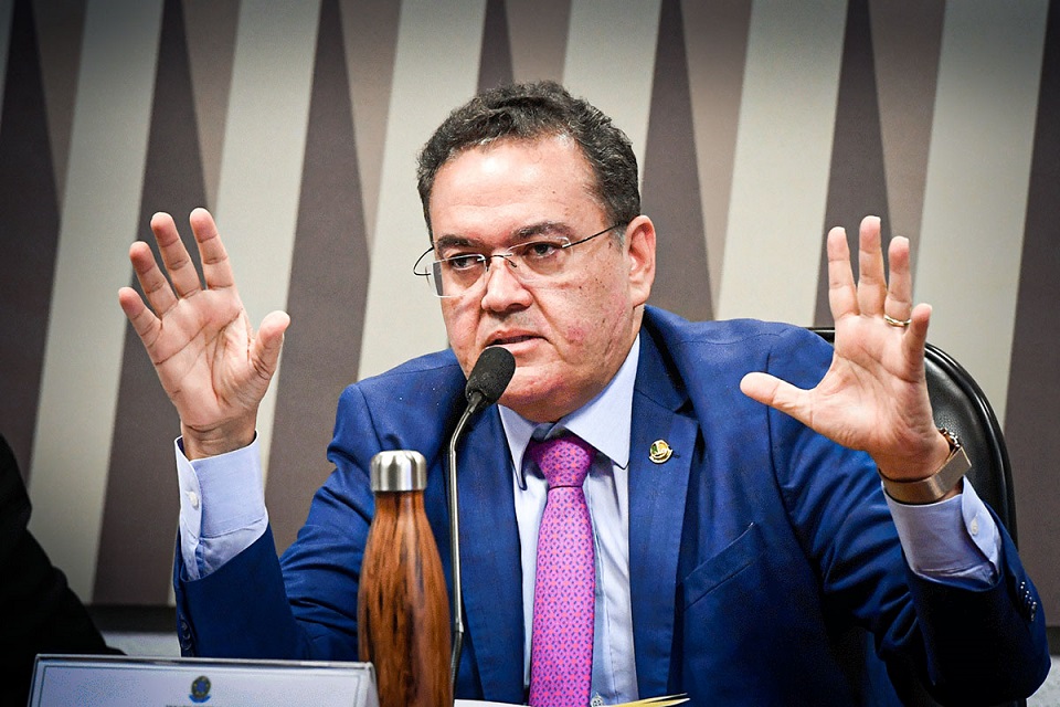O melancólico mandato de RR termina no próximo ano, e nesse período, ele mostrou aos maranhenses para o que serve um senador...
