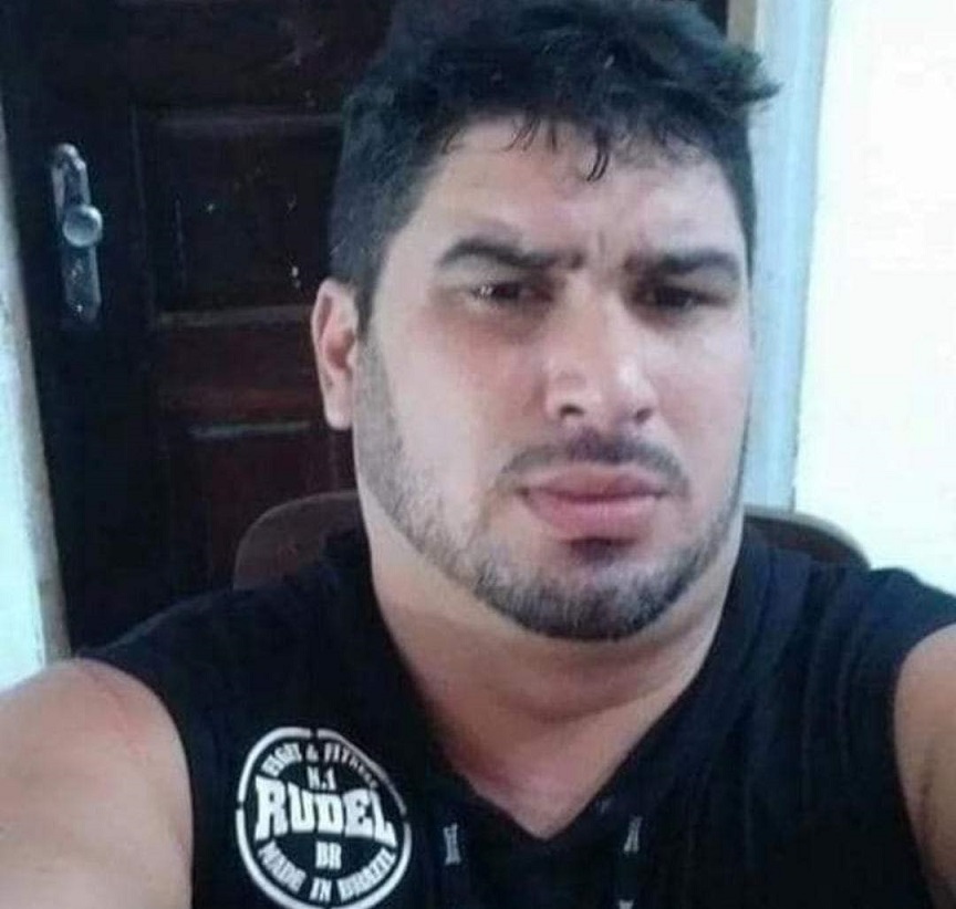Natanael Everton é assessor do vereador Astro de Ogum e tem um relacionamento com uma das filhas do ex-vereador Pereirinha.