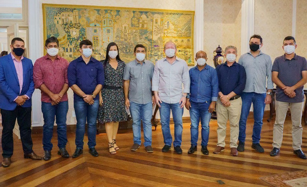 Na foto, ausente apenas Dr. Amílcar, mas que se fez presente no encontro e saiu mais cedo...