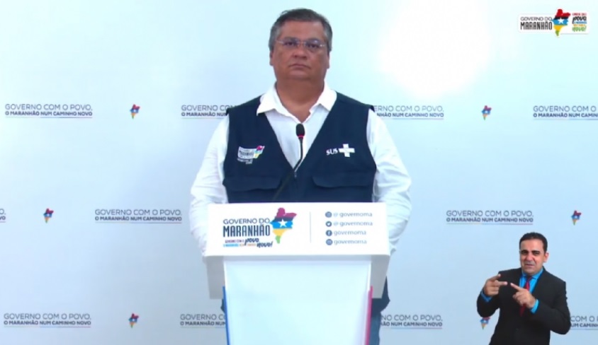 Flávio Dino durante coletiva...