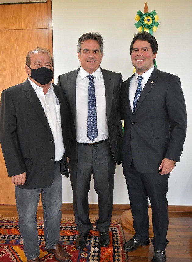 Ciro Nogueira recebeu recebeu em seu gabinete André Fufuca e seu pai, Fufuca Dantas... 