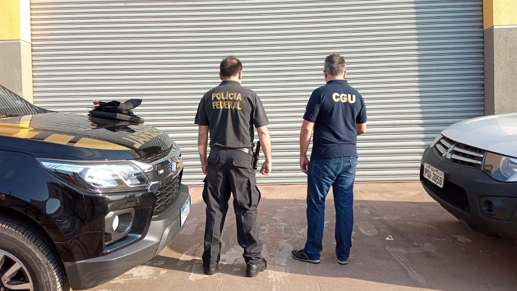 a Polícia Federal cumpriu 06 (seis) Mandados de Busca e Apreensão e 06 (seis) Mandados de Constrição Patrimonial, com valores que chegam a 1,2 milhões de reais.