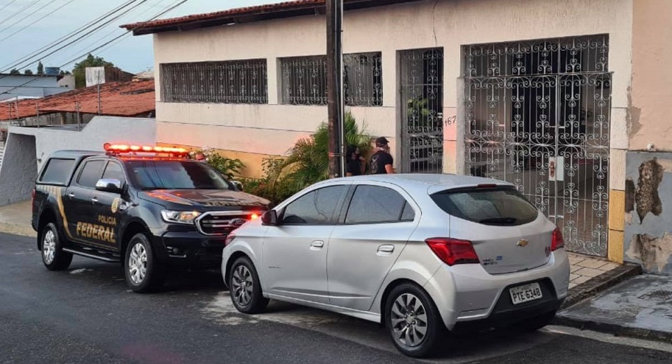 a finalidade de desarticular grupo criminoso estruturado para promover fraudes licitatórias e irregularidades contratuais no âmbito da Secretaria Municipal de Saúde de São Luís/MA (gestão 2020), envolvendo verbas federais que seriam utilizadas no combate à pandemia COVID-19.