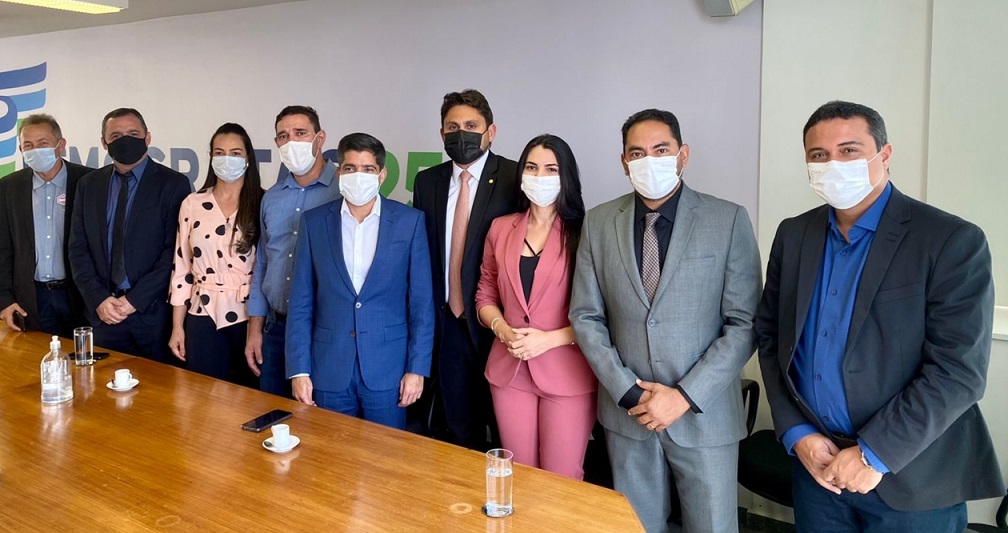 Estiveram com o parlamentar os gestores de Imperatriz, Ileilda do Queijo, Humberto de Campos e Sucupira do Riachão. Na agenda, encontros com o senador Weverton e com o presidente do DEM, ACM Neto, além de reuniões no FNDE