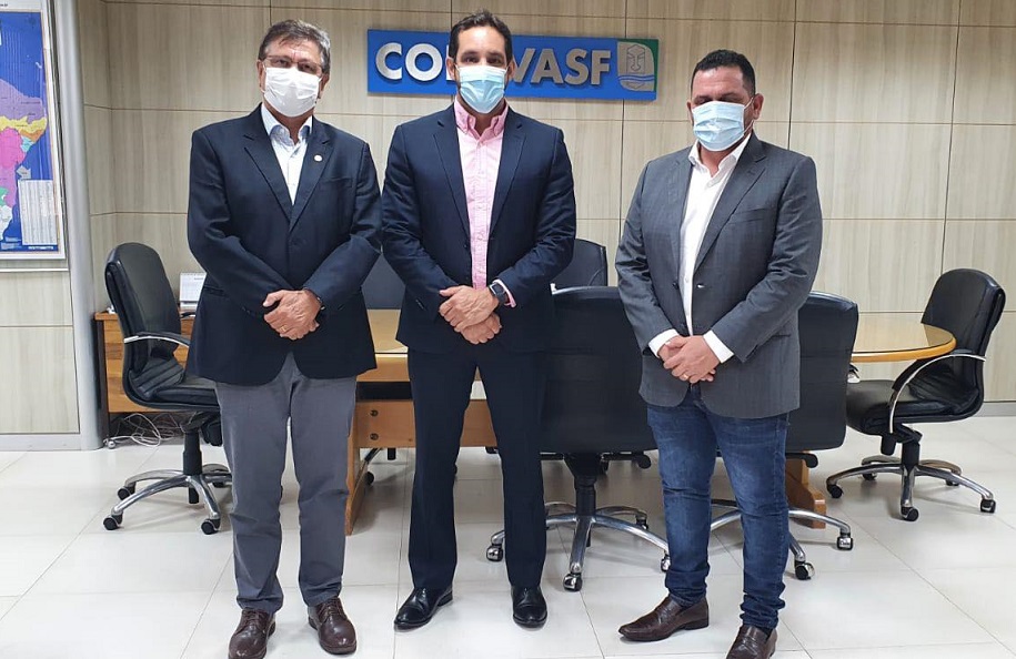 Na tarde desta quinta-feira (07) na sede da Codevasf em Brasília durante audiência com o presidente nacional do órgão federal, Marcelo Andrade Moreira, o prefeito do município de Nina Rodrigues Neto e o ex-Superintendente Jones Braga discutiram sobre os recursos da ponte sobre Rio Munim em Nina Rodrigues.