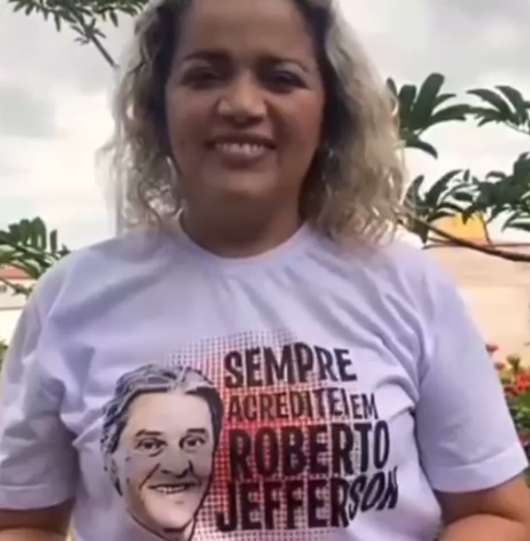 Roberto Jefferson chama Mical Damasceno de traidora