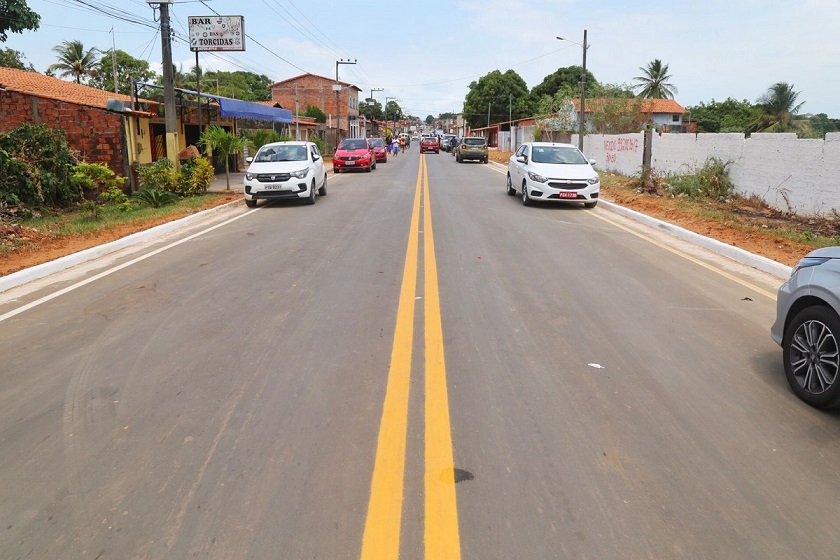 Estrada que liga Raposa a Paço do Lumiar foi entregue à população (Foto: Handson Chagas)