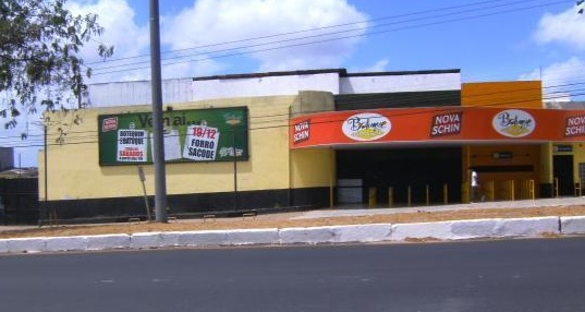 Parte do terreno compreende a casa de eventos Batuque Brasil...