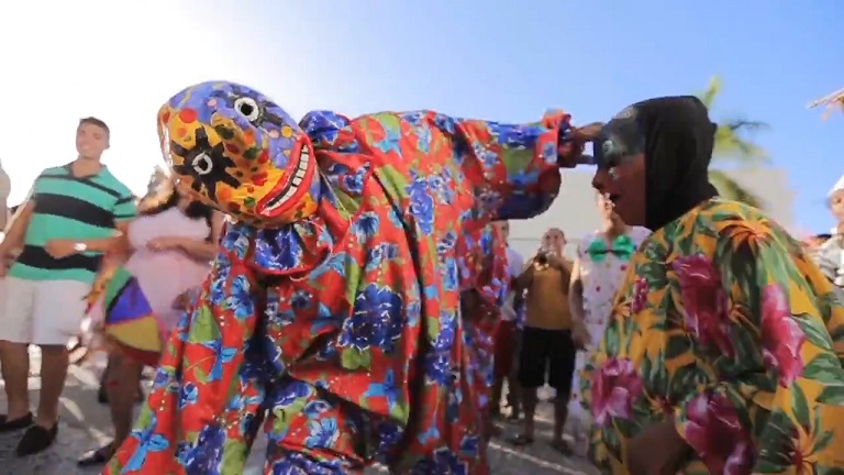Fofão do carnaval maranhense nas ruas...