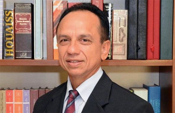 juiz Carlos Roberto Gomes de Oliveira Paula