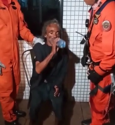 Pirata foi resgatado agora a noite...