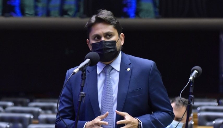 Deputado Juscelino Rezende...
