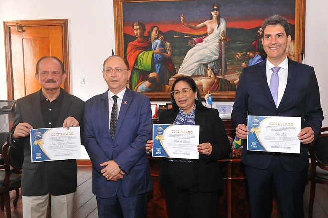 TJMA entrega Selo de Regularidade a municípios quites com precatórios.