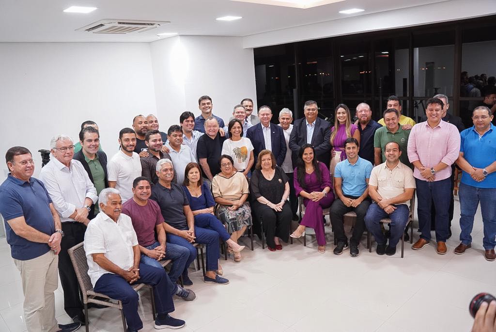 O encontro contou também com a presença do pré-candidato a vice-governador, Felipe Camarão (PT), da vice-prefeita de Pinheiro, Ana Paula Lobato (PSB), pré-candidata à primeira suplência na chapa de Flávio Dino, além da senadora Eliziane Gama (Cidadania), de 21 deputados estaduais e dos deputados federais Márcio Jerry (PCdoB), André Fufuca (PP), Zé Carlos (PT) e Rubens Júnior (PT). 