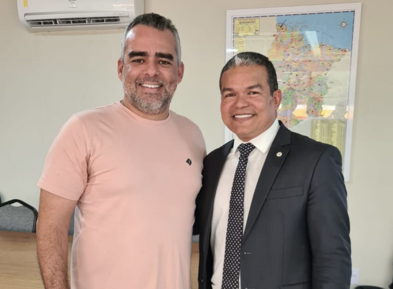 Alderico Campos esteve com o secretário Coronel Leite contra os desmandos da prefeita Paula da Pindoba...