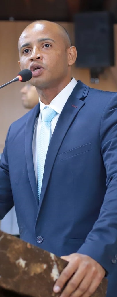 Charles Silva Teixeira ou simplesmente "Charles dos Carrinhos", de 36 anos, filiado ao PRTB