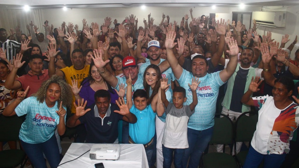 A primeira suplente de vereadora de São Luís, Dra. Natassia Weba liderou o encontro...