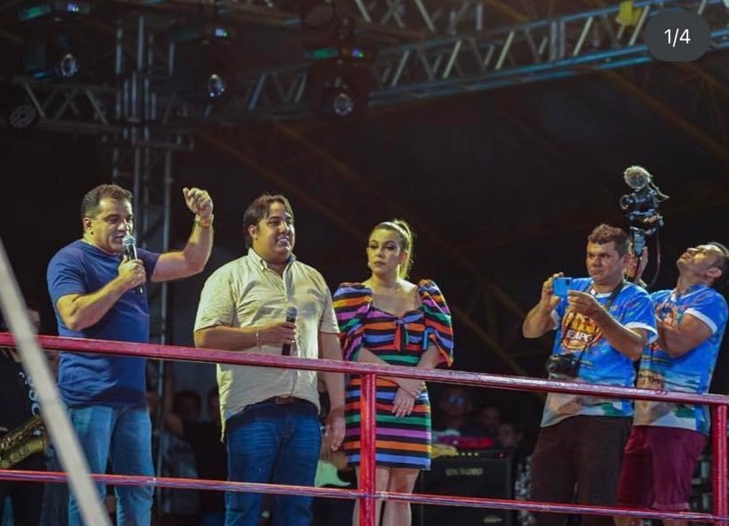 Prefeito ainda usou o evento pago com dinheiro público para fazer campanha ao deputado fderal Josimar de Maranhãozinho...