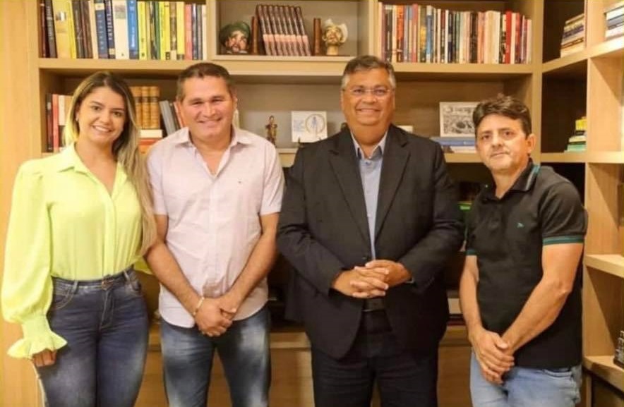 Desta vez foi o prefeito de Fortuna, Sebastião, que trocou Roberto Rocha por Flávio Dino...