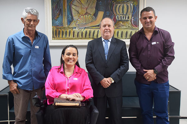 Procurador-geral recebe visita da deputada Andreia Rezende