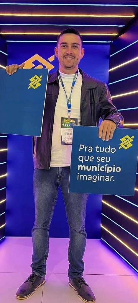 Prefeito Romulo Costa Arruda, de São Pedro dos Crentes...