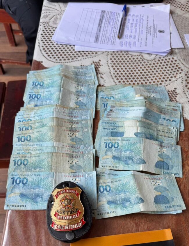 Imagens da dinheiro apreendido pela PF durante as buscas e apreensões.