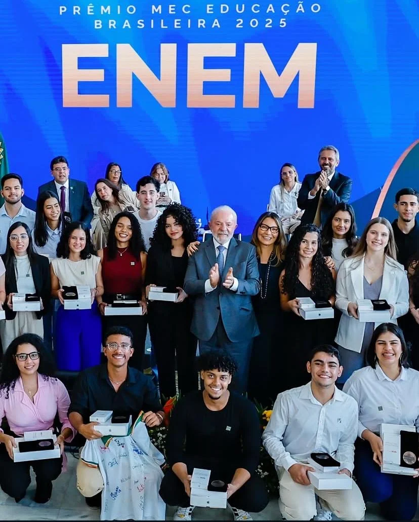 Mariana se destacou nacionalmente pelo desempenho exemplar na redação do Exame Nacional do Ensino Médio (Enem). Ela estudou na escola Arlindo Ferreira de Lucena.