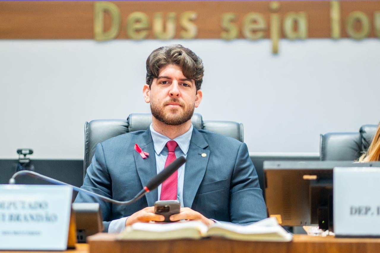 Deputado estadual Davi Brandão.