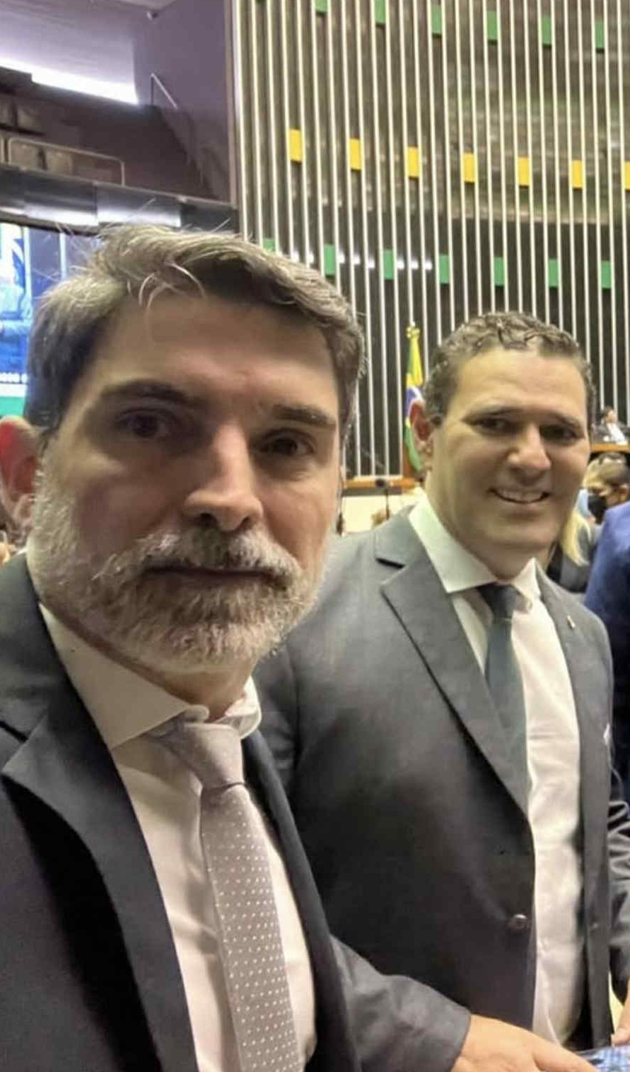O episódio é um duro golpe na gestão municipal, visto que o médico é amigo de longas datas do prefeito e foi exatamente Benjamim de Oliveira que trouxe Porcionato para Açailândia.