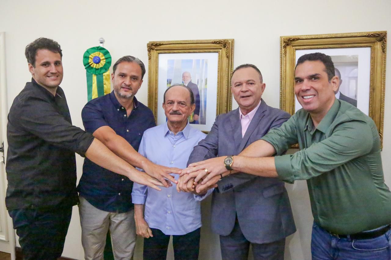 Prefeito de São José de Ribamar esteve reunido com o Governador Brandão, seu filho que é pré-candidato a deputado estadual e o deputado federal Fábio Macedo.