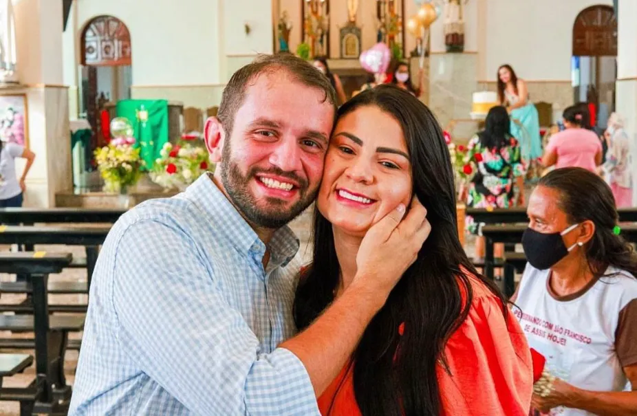 Após 15 anos de casados, prefeito Fernando Pessoa anuncia separação com Érika Costa