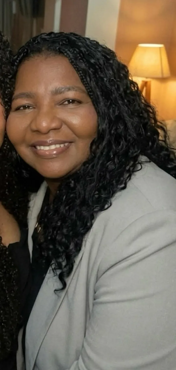 Prefeita Elcilene Pinheiro Pereira dos Santos, conhecida como "Professora Cici".