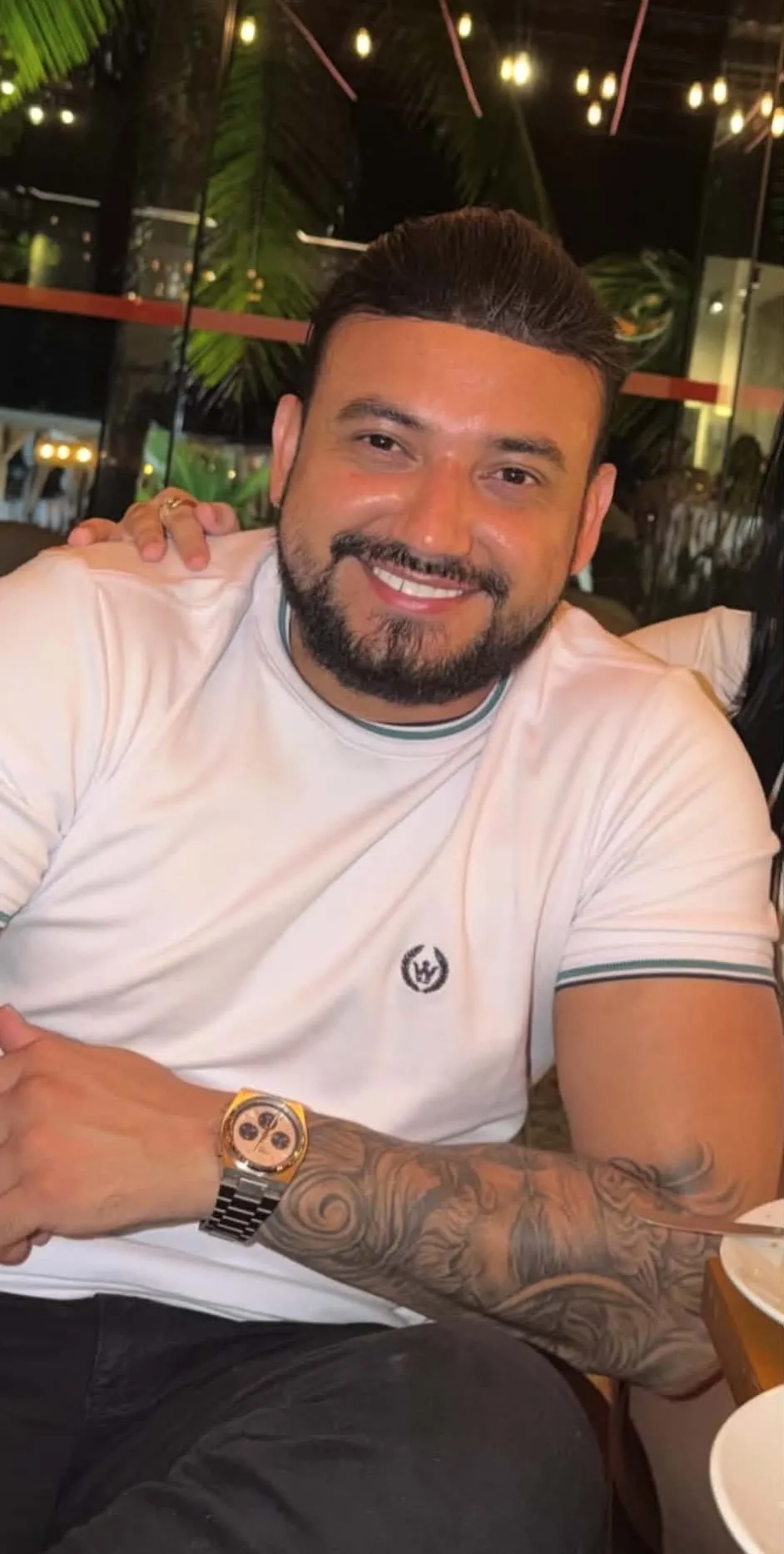 Miqueias Martins Correa, conhecido como “Mika Boy”, encontrado morto dentro do seu veículo, um HB20 Hyundai, no banco do passageiro dianteiro, na tarde de segunda-feira (25), no povoado Ribeiro, região da comunidade São Francisco, em Itapecuru-Mirim.