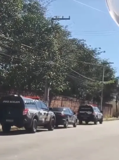 Polícia Civil amanhece na porta de Ribeiro Neto, na Chácara Itapiracó, em São Luís.