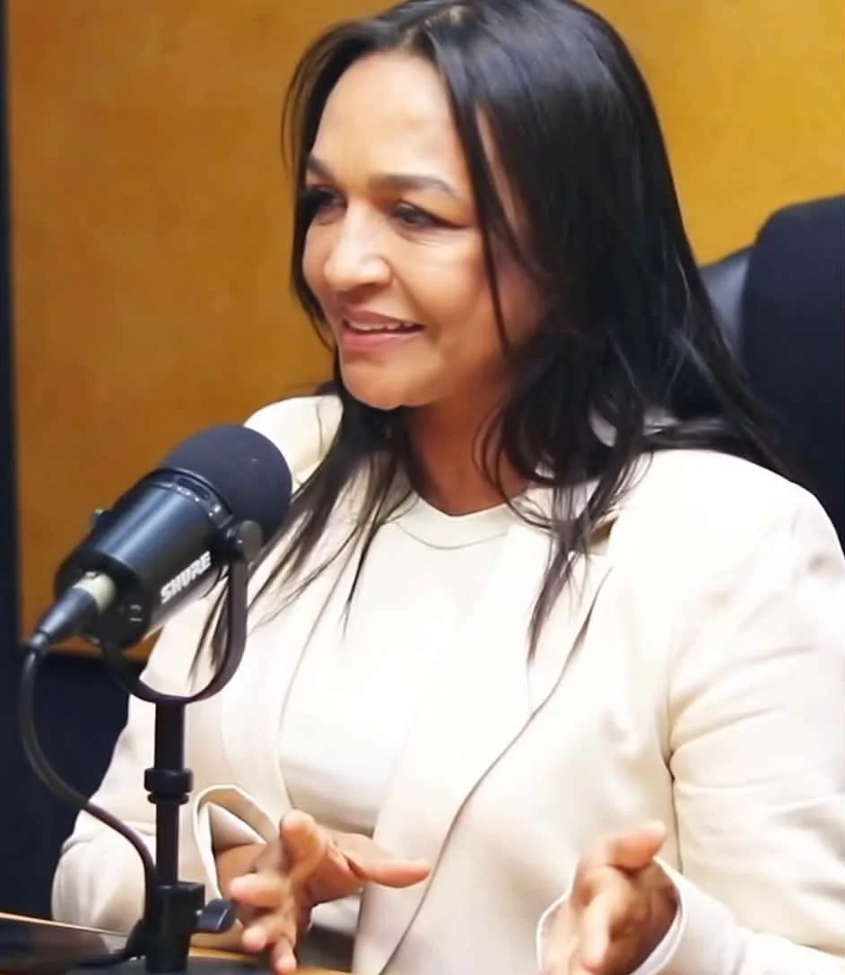 Eliziane Gama durante recente entrevista em um podcast de São Luís no qual fez exigências sobre as perguntas e proibiu o tema "Inácio Melo".