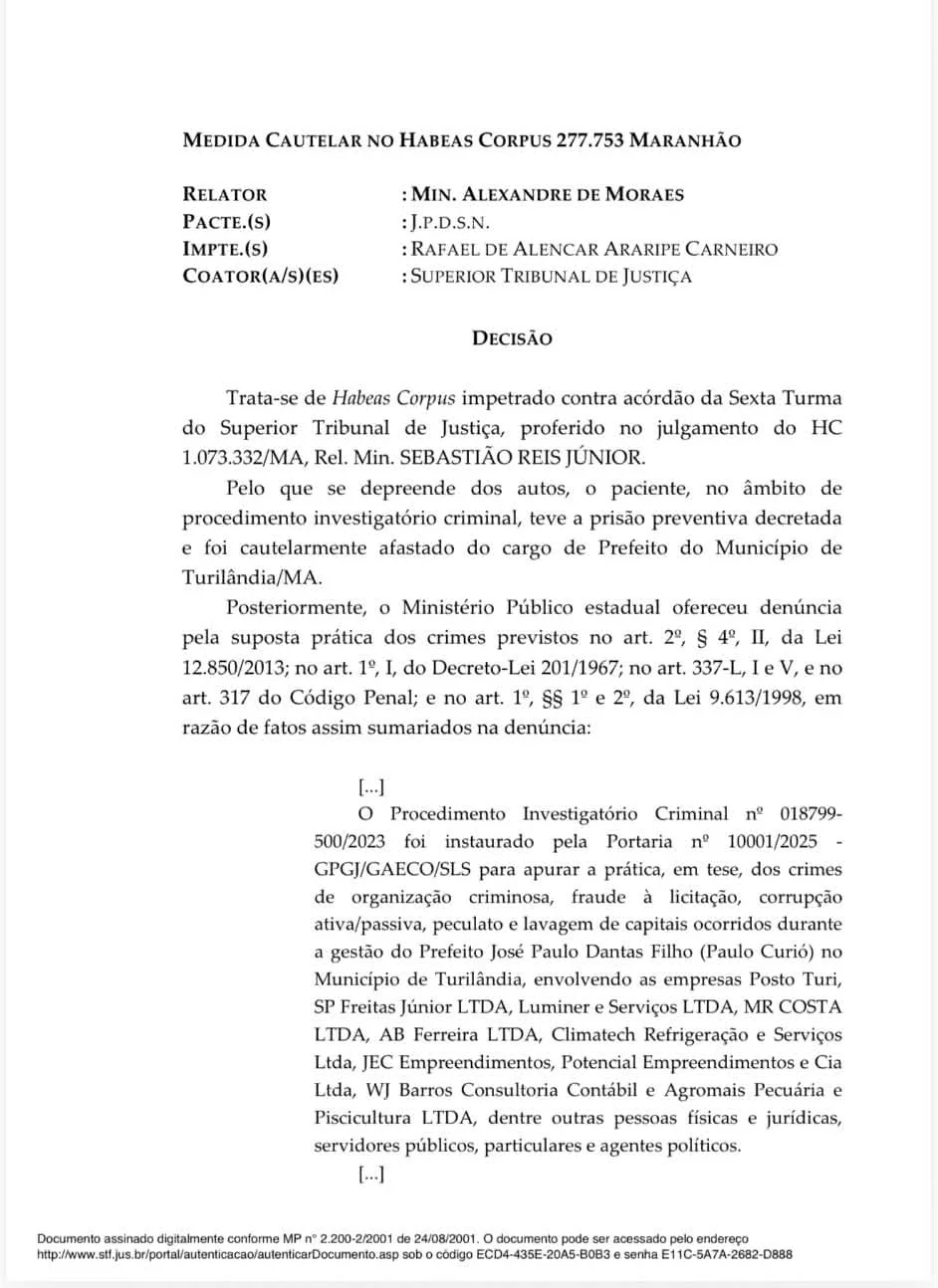 Primeira folha, do total de 10 da decisão de Xandão que retorna ao cargo Paulo Curió, de Turilândia.